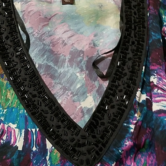 V-neck with bell sleeves - Picture 3 of 3